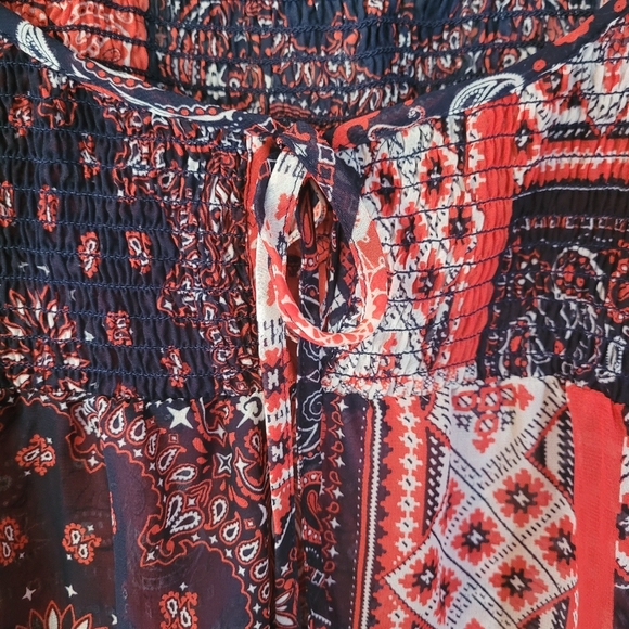 Westport sheer patchwork smocked top - 2X.        J17 - Picture 3 of 9